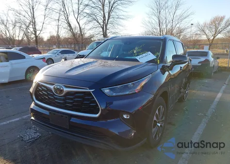 2021 Toyota Highlander Xle z USA, uszkodzony, nr VIN 5TDGZRBH0MS524733